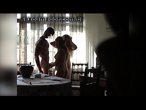 ❤️ Tugann cairde gnéis cuireadh d'fhear ollmhór agus do thriúr in éineacht leis ❤️ Just a porn uainn ga.ixiporn-com.ru ❌️❤